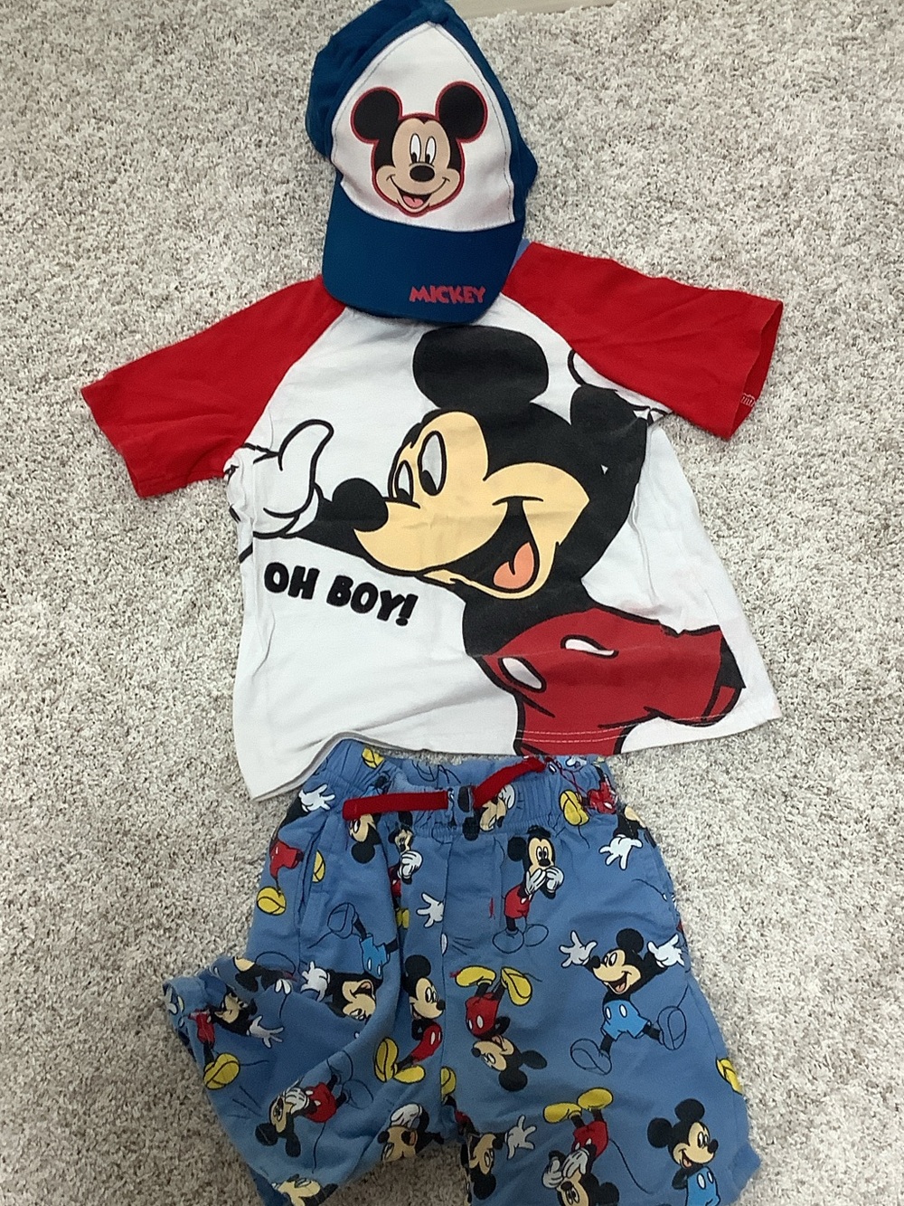 Disney Mickey outfit/4T Shirts, Shorts, and hat
